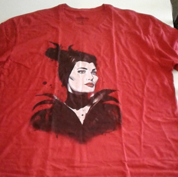⬇️$20 MALEFICENT SOFT TEE SHIRT - Picture 2 of 4
